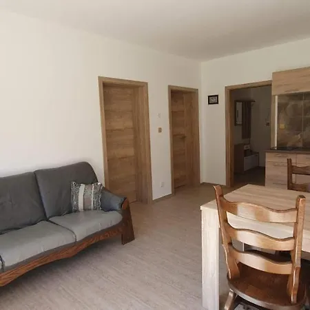 Adieu Apartment *