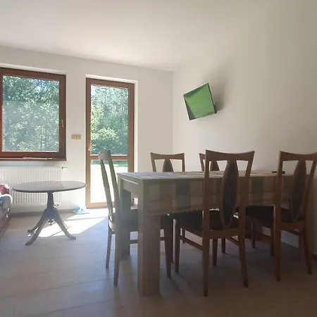 Adieu Apartment *